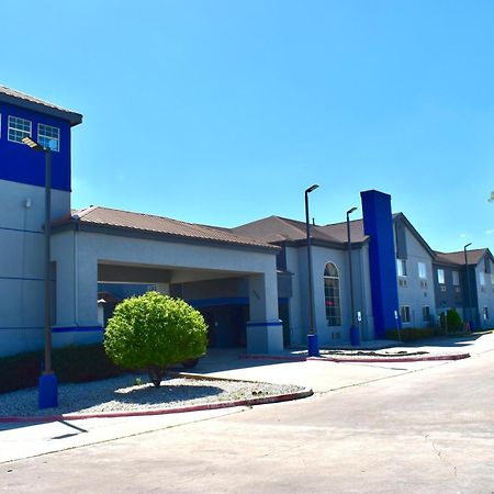 Americas Best Value Inn & Suites Haltom City Ft. Worth Exterior photo